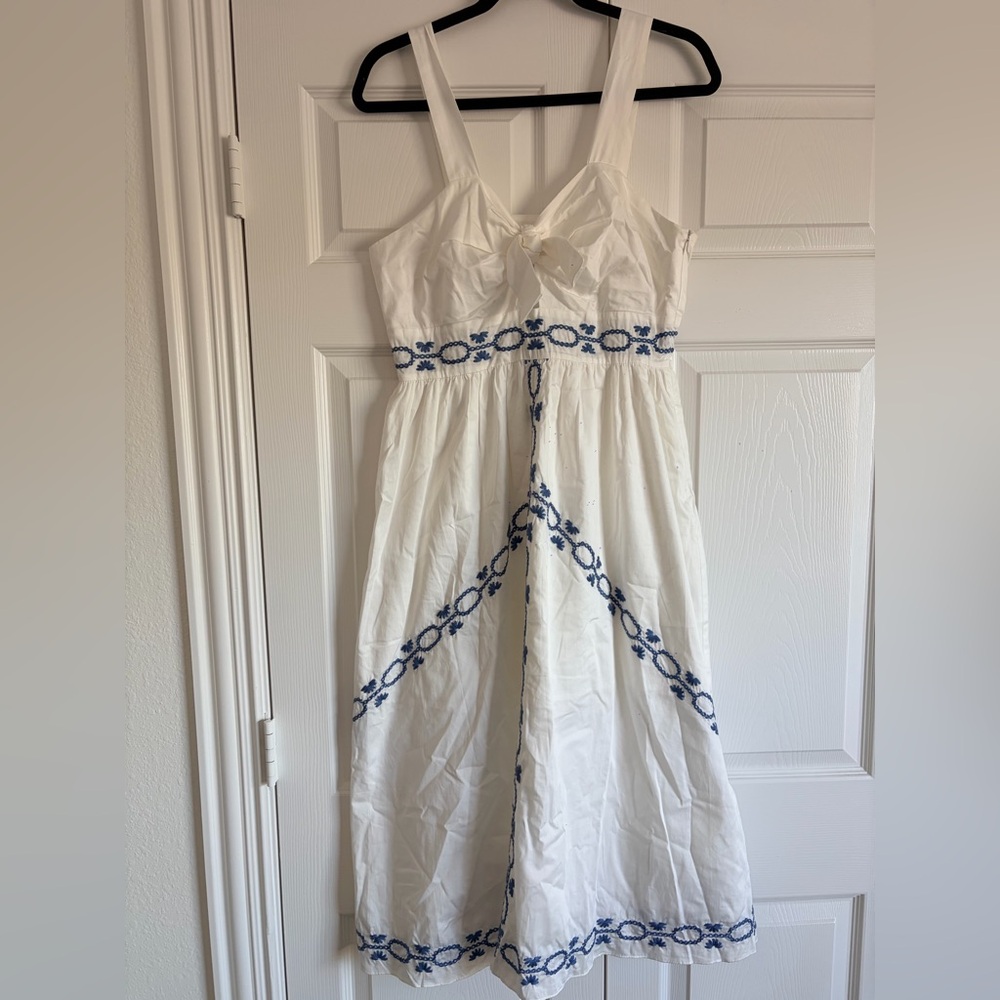 foxiedox White Cotton Embroidered Dress